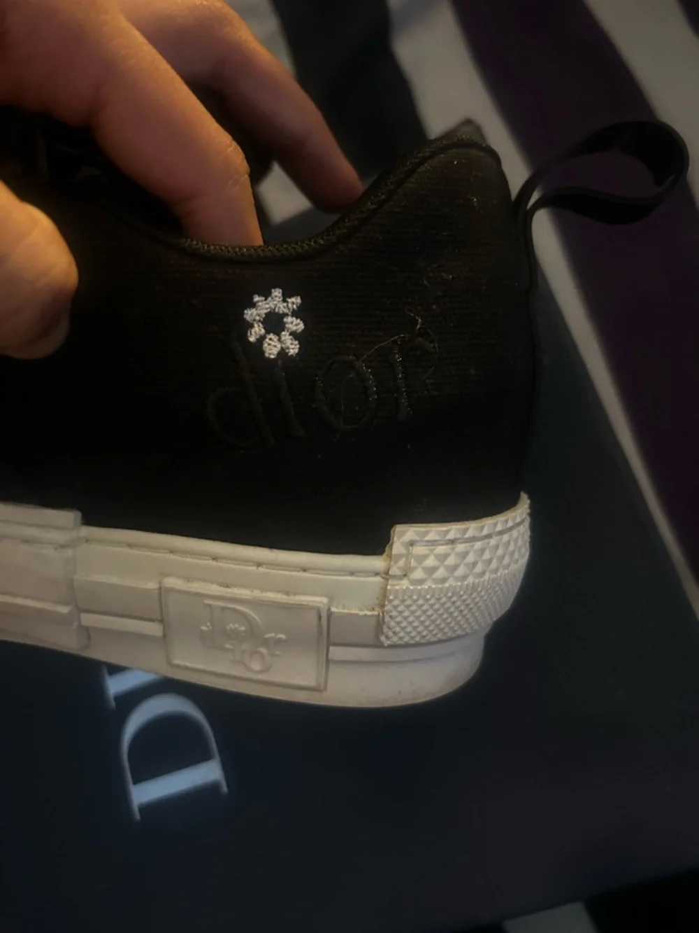 Dior Black and White Low-Top Men's Sneakers - Picture 3 of 6